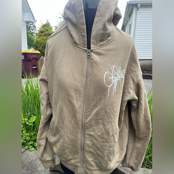 H&M Brooklyn graphic sweater (zip-up) - Picture 2 of 2